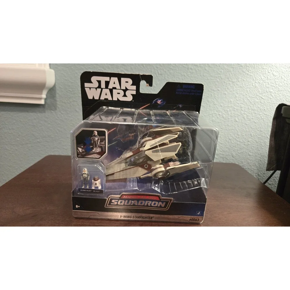 Star‎ Wars Micro Galaxy Squadron V-Wing Starfighter Clone Pilot R4-P17